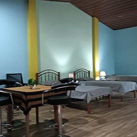 This Is It Airport Hotel And Restaurant Negombo Buitenkant foto