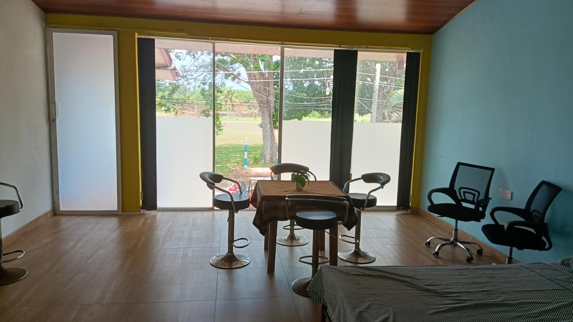 This Is It Airport Hotel And Restaurant Negombo Buitenkant foto